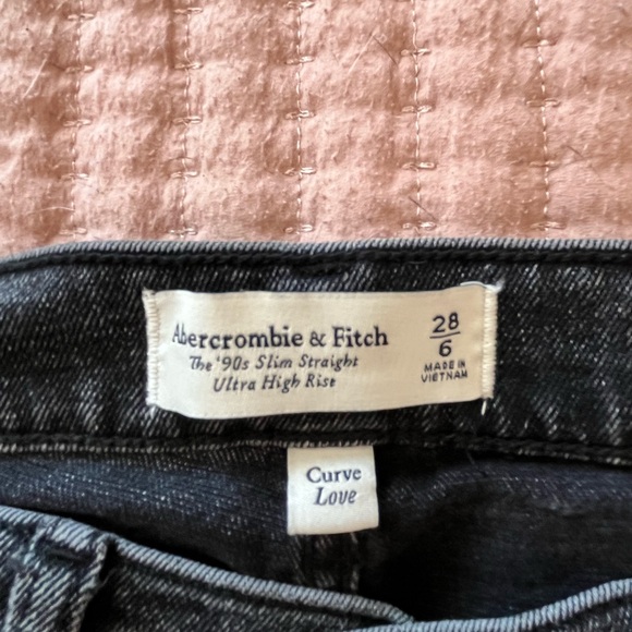 Abercrombie & Fitch Women's High Rise Jeans - Black - Picture 4 of 5
